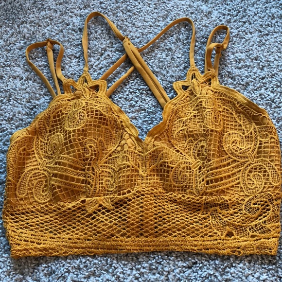 *SOLD* Crocheted Crop Top - Picture 2 of 4